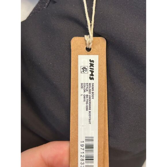 NWT Skims Body Underwire Molded Bodysuit Size Large Onyx ( SOLD OUT) - Picture 6 of 7